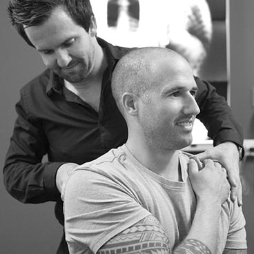 Chiropractor treating neck pain at Vitality Chiropractic Perth